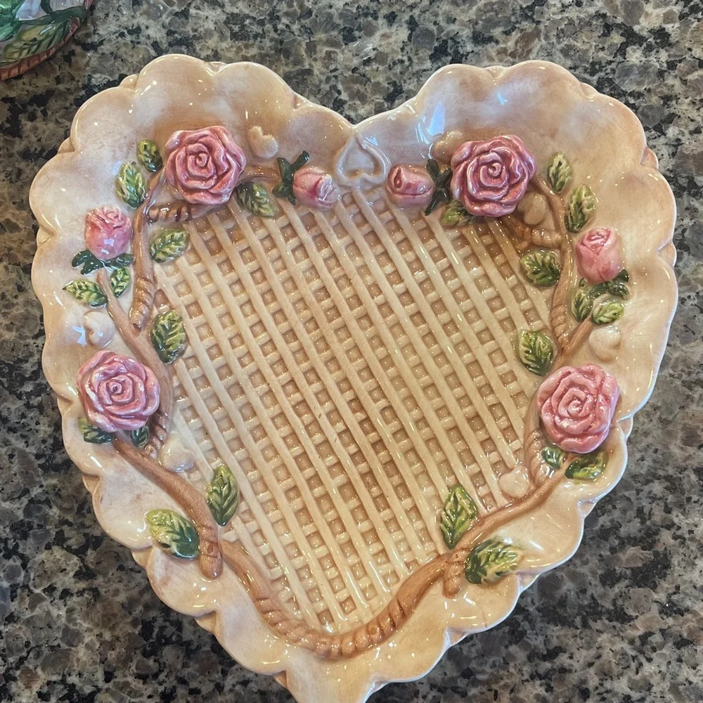 Hand-Painted Pink Rose Ceramic Trinket Set - Heart Dish, Dish, Tumbler🌺